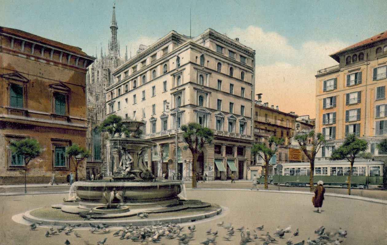 Milão / Milão: Piazza Fontana (fotografia a cores) de Italian Photographer