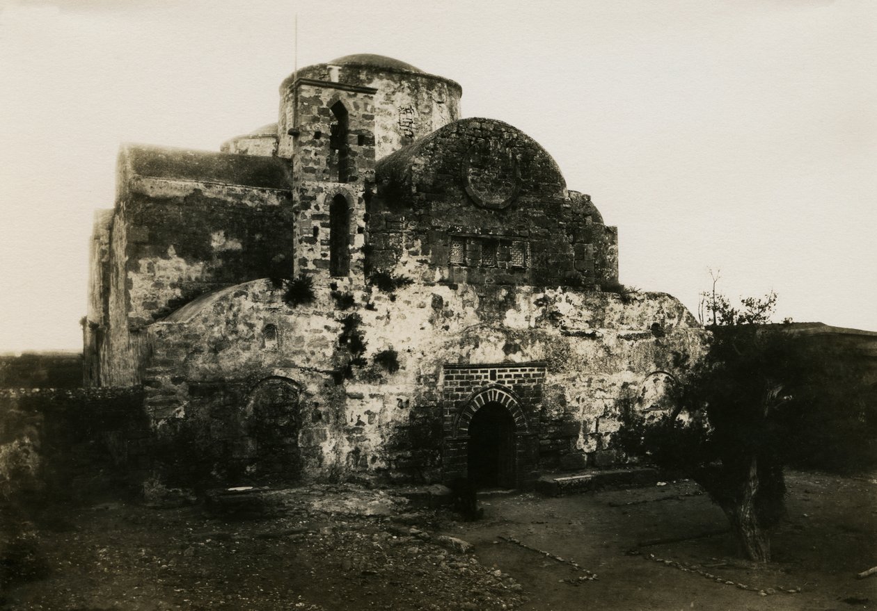 Mosteiro de Agios Varnavas, Engomi, Chipre, fotografia de Camille Enlart, Paris de Italian Photographer