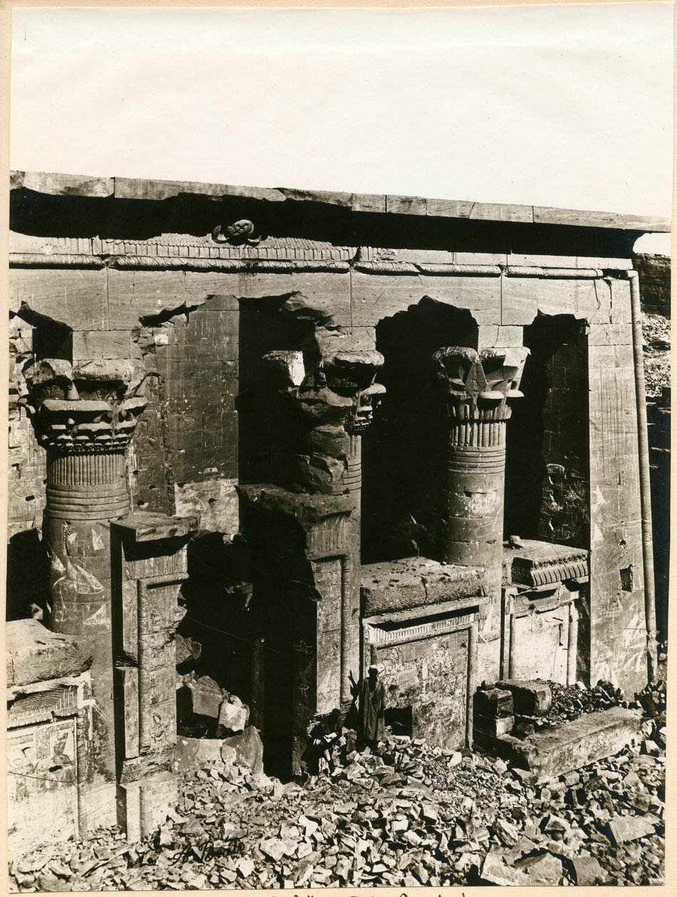 Pronaos do Templo de Mandulis, Kalabsha, Egito, fotografia de Antonio Beato de Italian Photographer