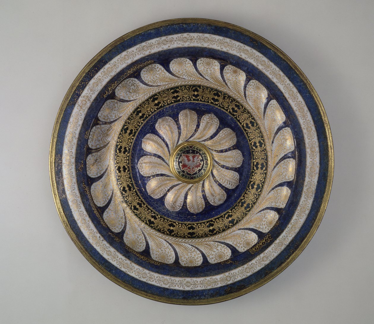 Tigela de Anne Jagiellons (cobre, esmalte e folha de ouro) de Italian School