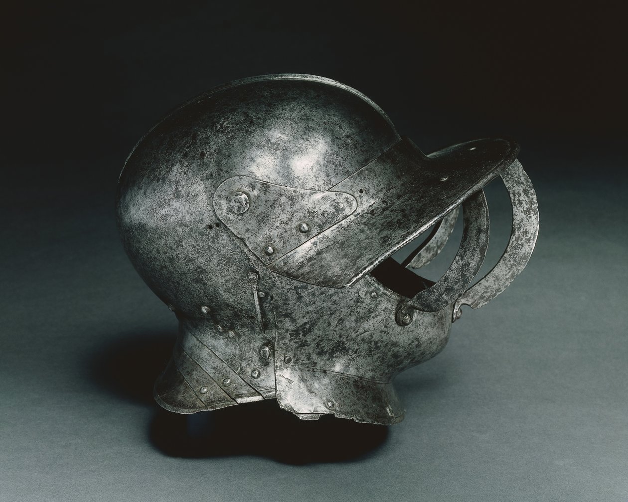 Capacete fechado de burgonet, início dos anos 1500 de Italian School
