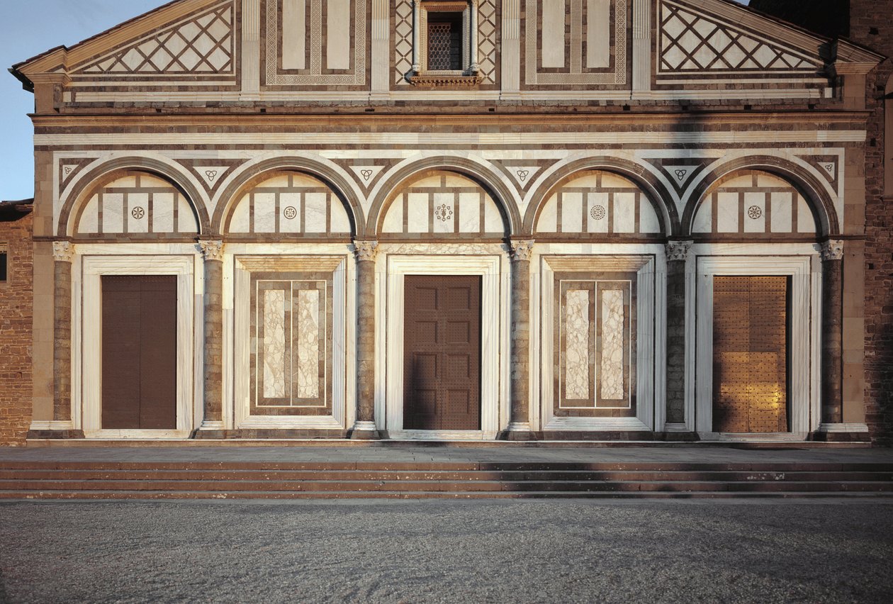 Detalhe da fachada da igreja de Italian School