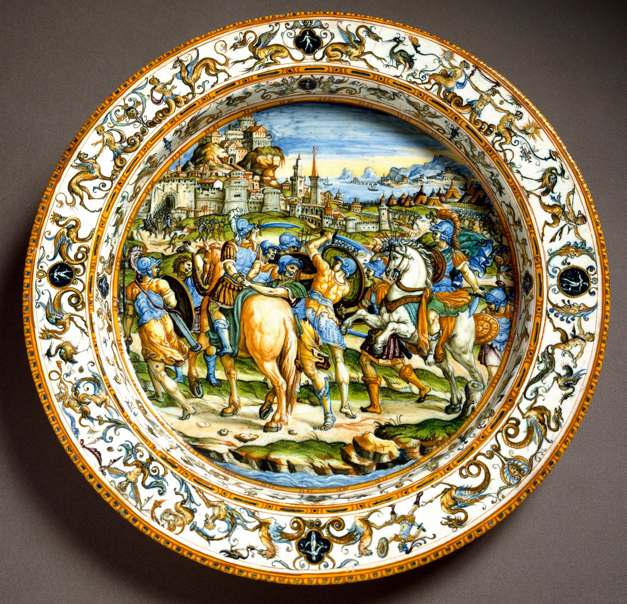 Episódio da vida da placa cerâmica Jules Cesar, produzida em Urbino, na oficina Fontana, Itália. 1550 em torno de Florença, Museo Nazionale del Bargello de Italian School