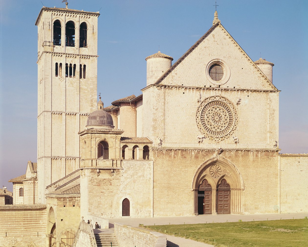 Exterior da Igreja Superior, 1228-53 de Italian School