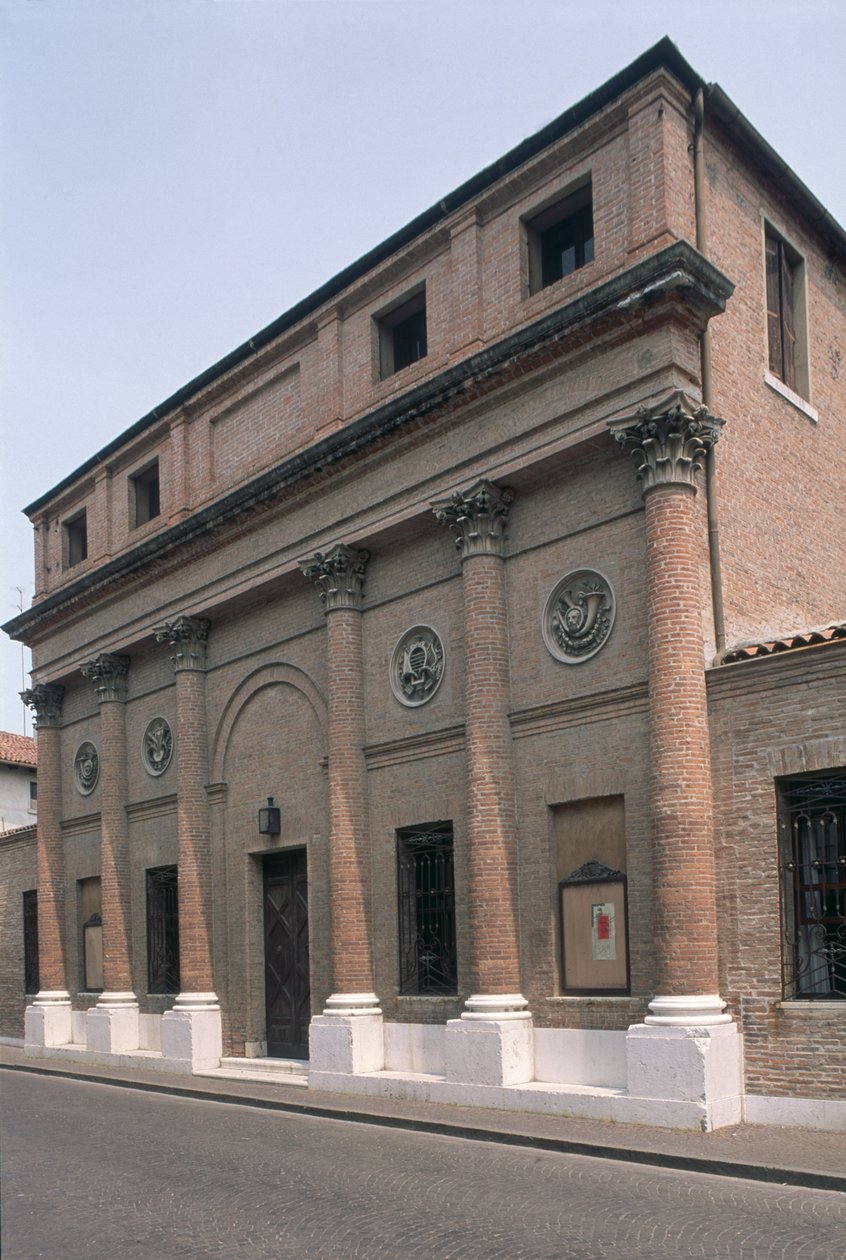 Fachada do Teatro Accademico (foto) de Italian School