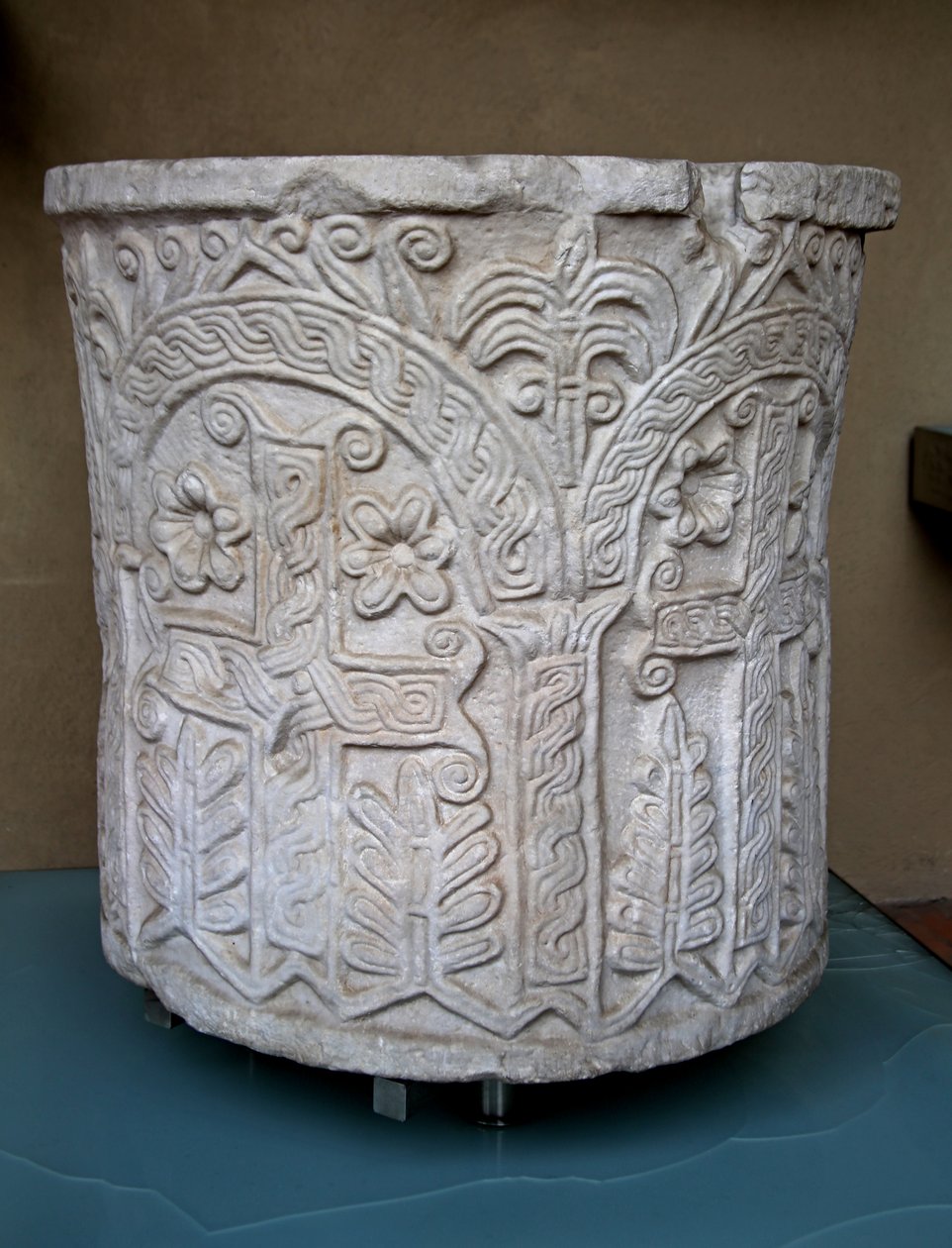 Font, originalmente da igreja de St Agatha em Quirinale de Italian School
