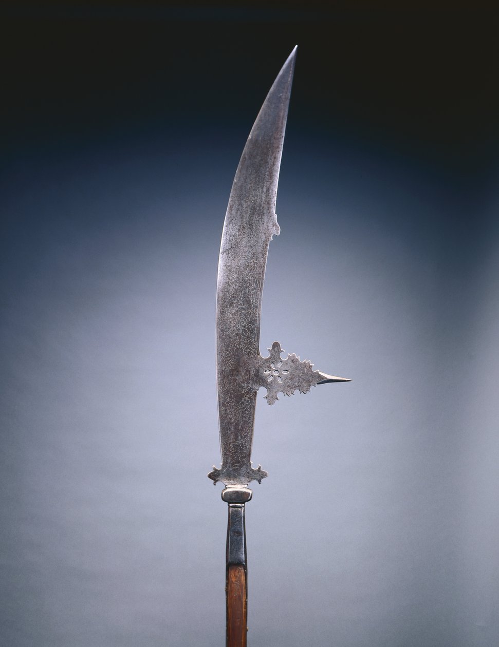 Glaive, Veneza, c.1600-20 (aço e madeira) de Italian School