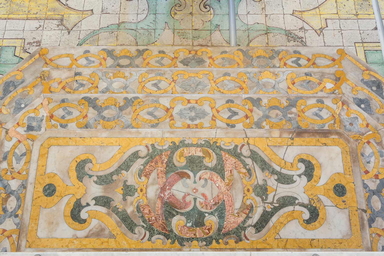 Altar-mor, predela e pavimento de Italian School