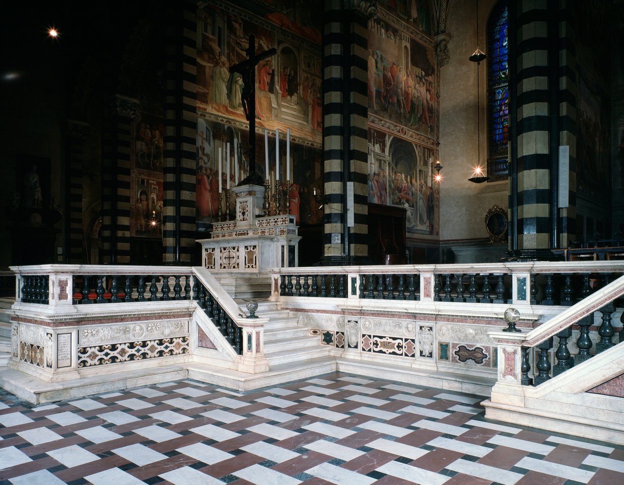 Vista interior da catedral santo Stefano de Prato de Italian School