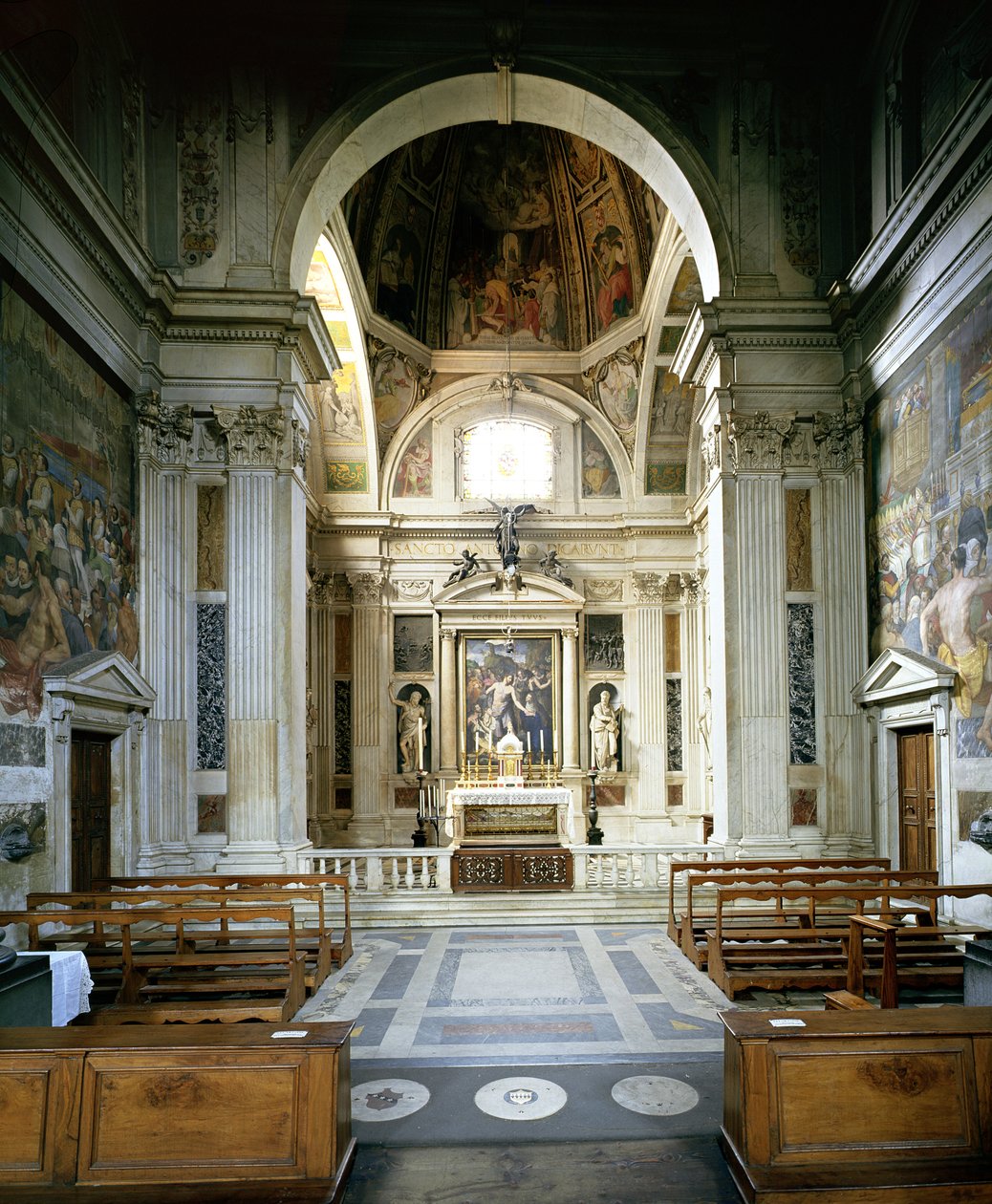 Vista interior da igreja de Italian School