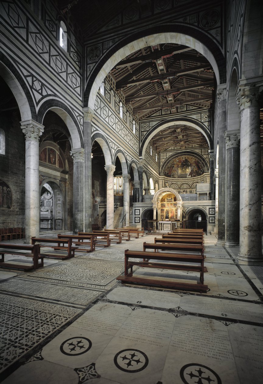 Vista interior da igreja de Italian School