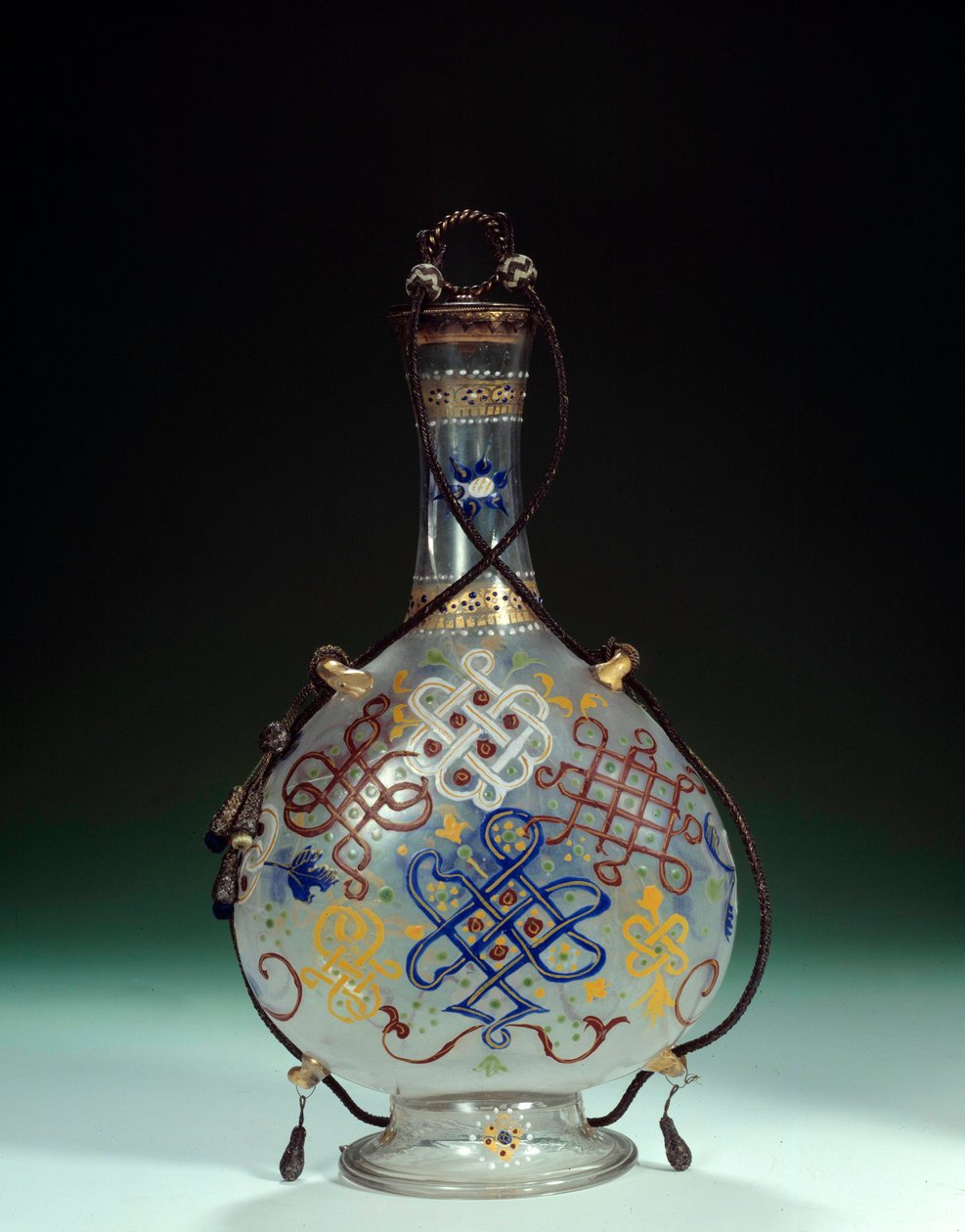Arte italiana: garrafa de vidro com decorações em policromia. Feito em Itália. Paris do século XVI, Museu do Louvre de Italian School