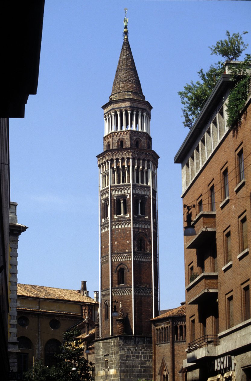 Milão: a torre do sino de San Gottardo. de Italian School
