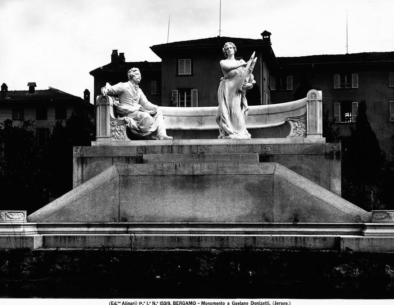 Monumento a Gaetano Donizetti (mármore) de Italian School