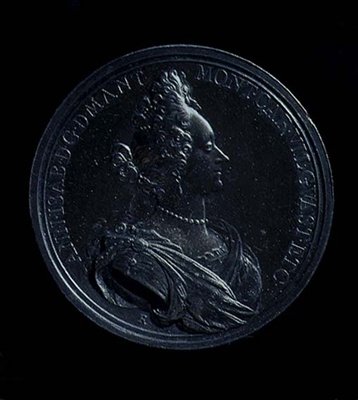 Anverso de uma medalha de retrato de Anna Isabella de Mântua, cunhada em 1698. Inscrição: ANN-I SAB- D G MANT MONT CAR VIL GVAST ET C (prata) (para o verso ver 119198) de Italian School