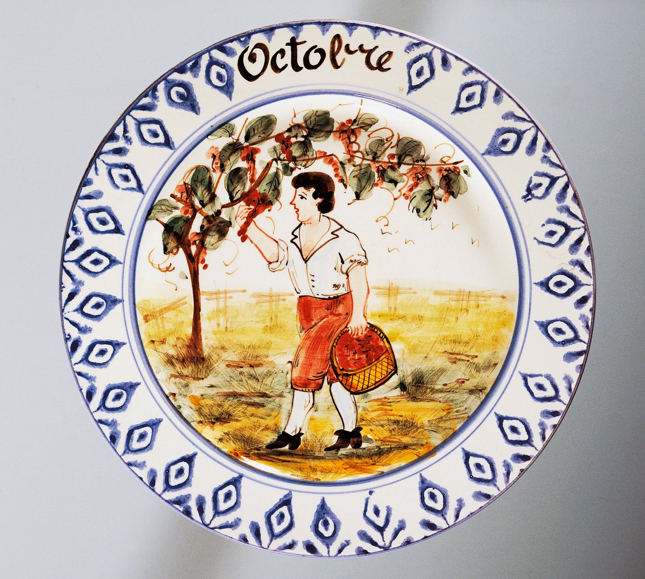 Prato representando os meses, outubro, faiança, fabrico Nove di Bassano, região de Veneto, Itália, século XX. de Italian School