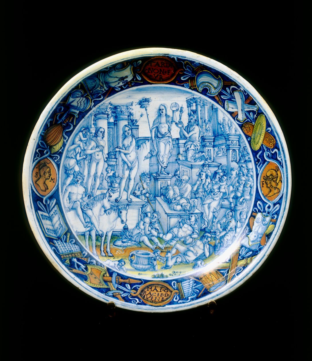 Placa com as Alegorias de Selene, fabricação de Faenza de Italian School