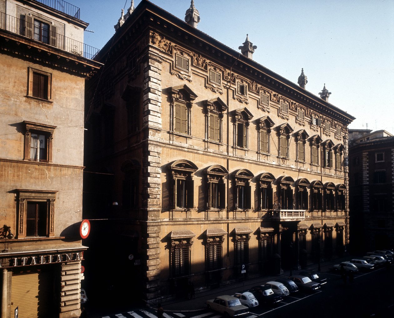 O Palácio da Madame em Roma. de Italian School