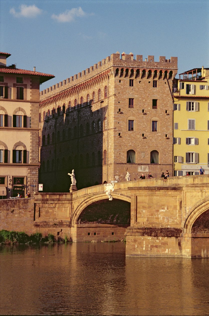 Vista do Museu Ferragamo e da Ponte Santa Trinita de Italian School