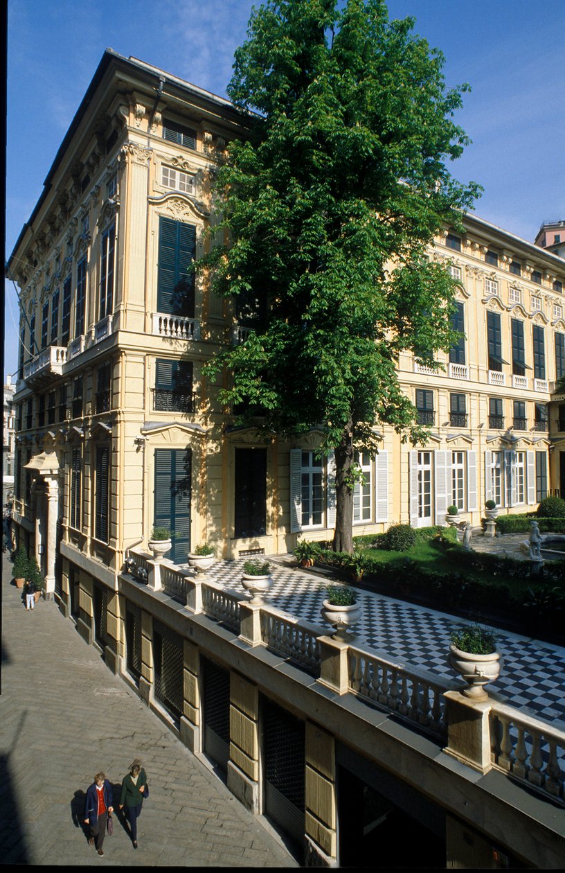 Vista do Palácio (Palazzo) Bianco (ou Palácio de Luca Grimaldi) construído em 1530 e 1540 em Genes (Génova), Itália de Italian School