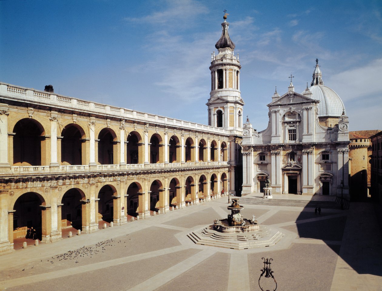 Vista da fachada, construída entre 1570 e 1587 de Italian School