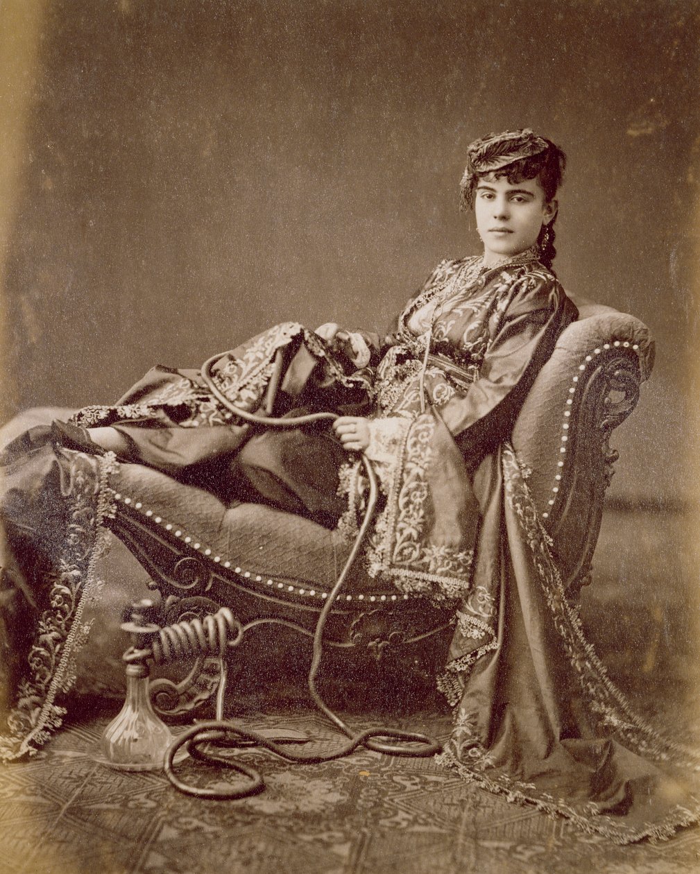 Uma dama turca sentada, c.1880 (impressão de albume) de J. Pascal Sebah