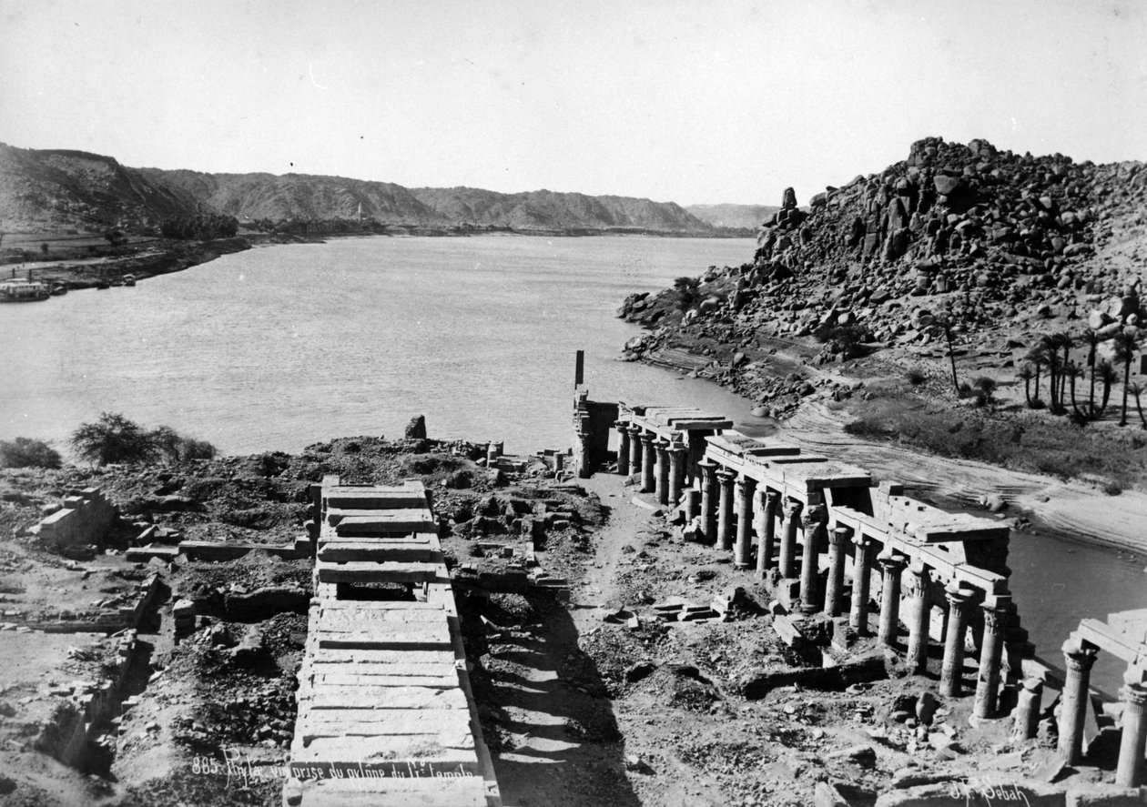 Philae, tirado do pilão do Grande Templo, c.1880 de J. Pascal Sebah