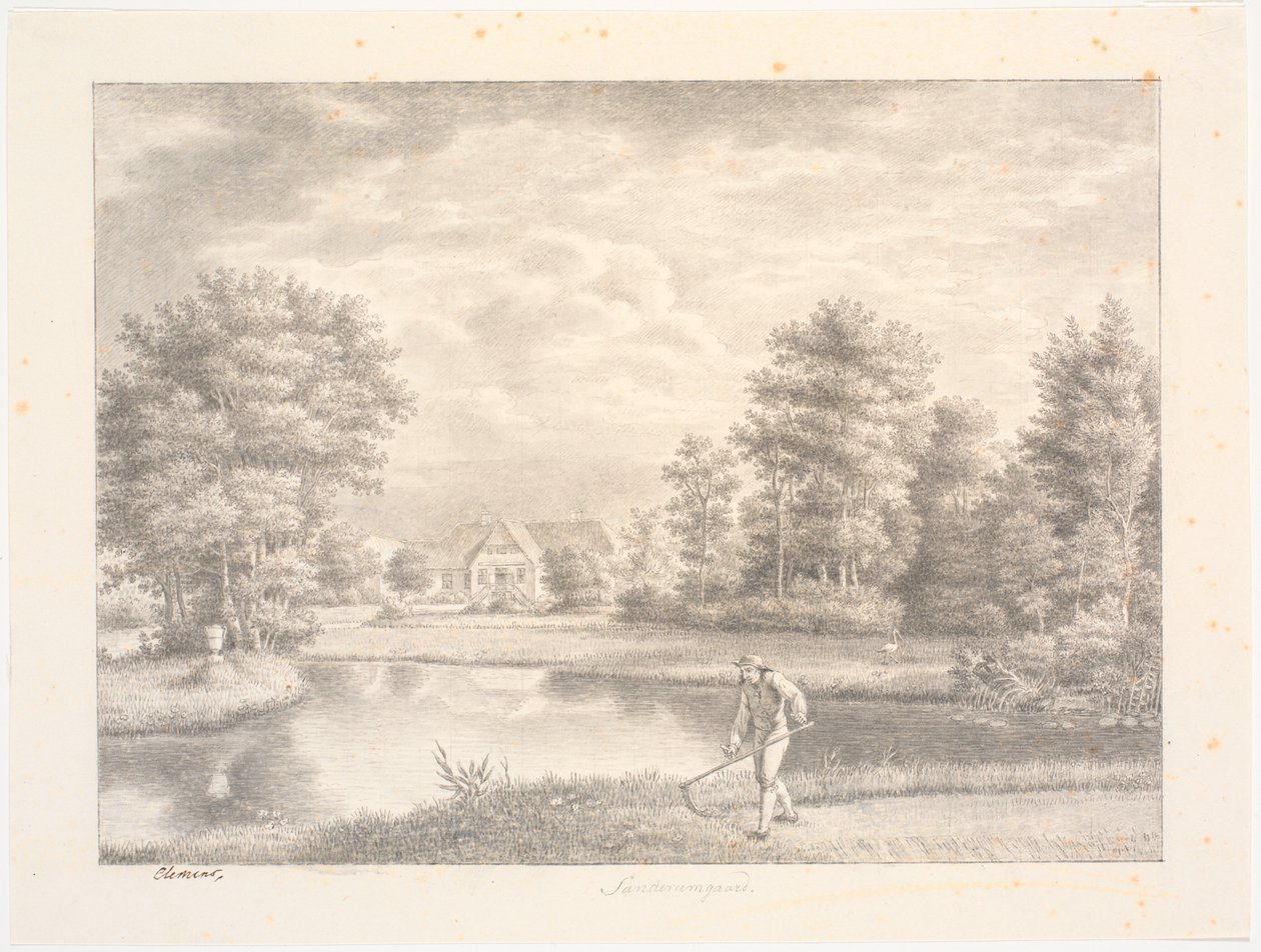 Jardim de Sanderumgaard com casa. Em primeiro plano, um homem com uma foice de J.F. Clemens