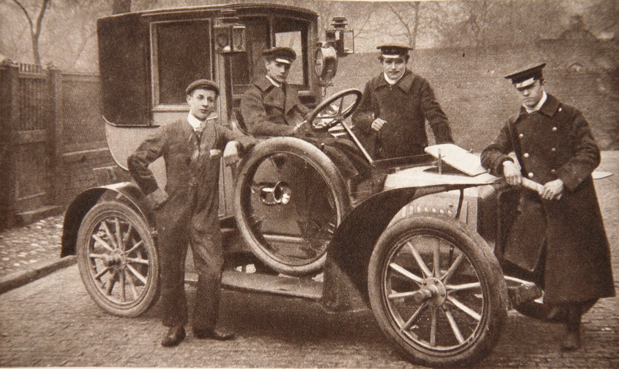 Primeiro táxi em Liverpool, 1906 (foto do bw) de J.P. Wood