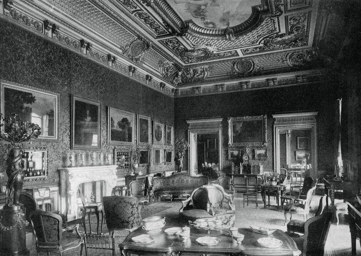 A sala de visitas, Montagu House, 1908. de J Russell and Sons