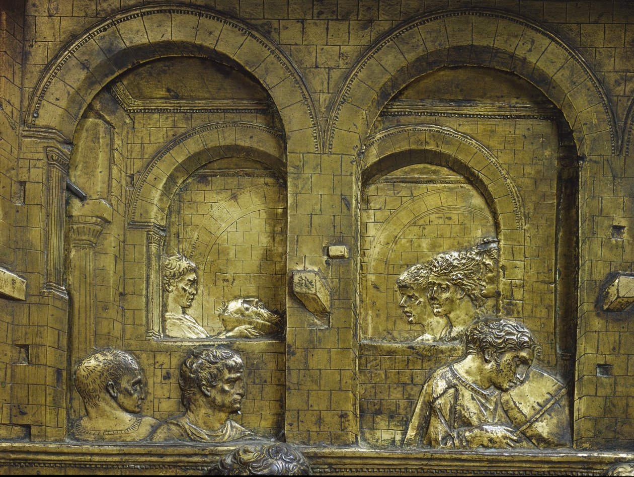 Banquete de Herodes, pormenor do fundo com músico e Salomé carregando a cabeça de São João Batista numa bandeja. Baixo-relevo da pia batismal realizado por Jacopo della Quercia (1374-1438) de Jacopo della Quercia