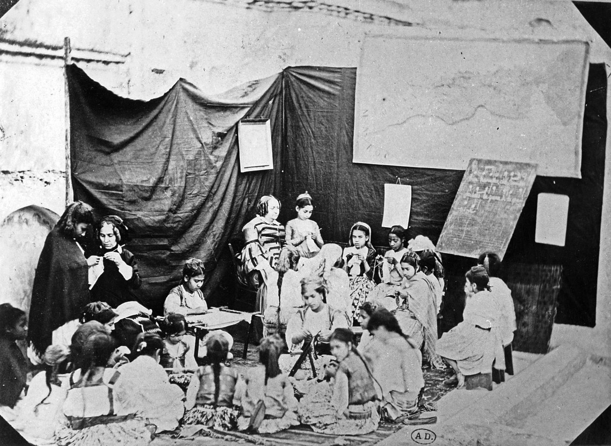 Escola de meninas em Argel, c.1860 de Jacques Antoine Moulin