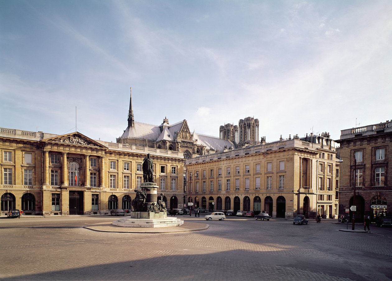 Vista do lado sul da Place Royale de Jacques Germain Soufflot