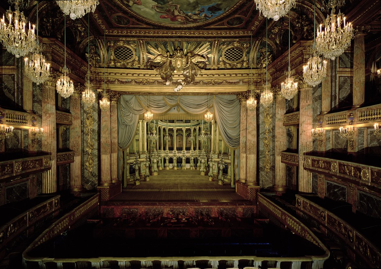 Interior da Opera House, concluído em 1770 (restaurado em 1952-71) de Jacques Ange Gabriel