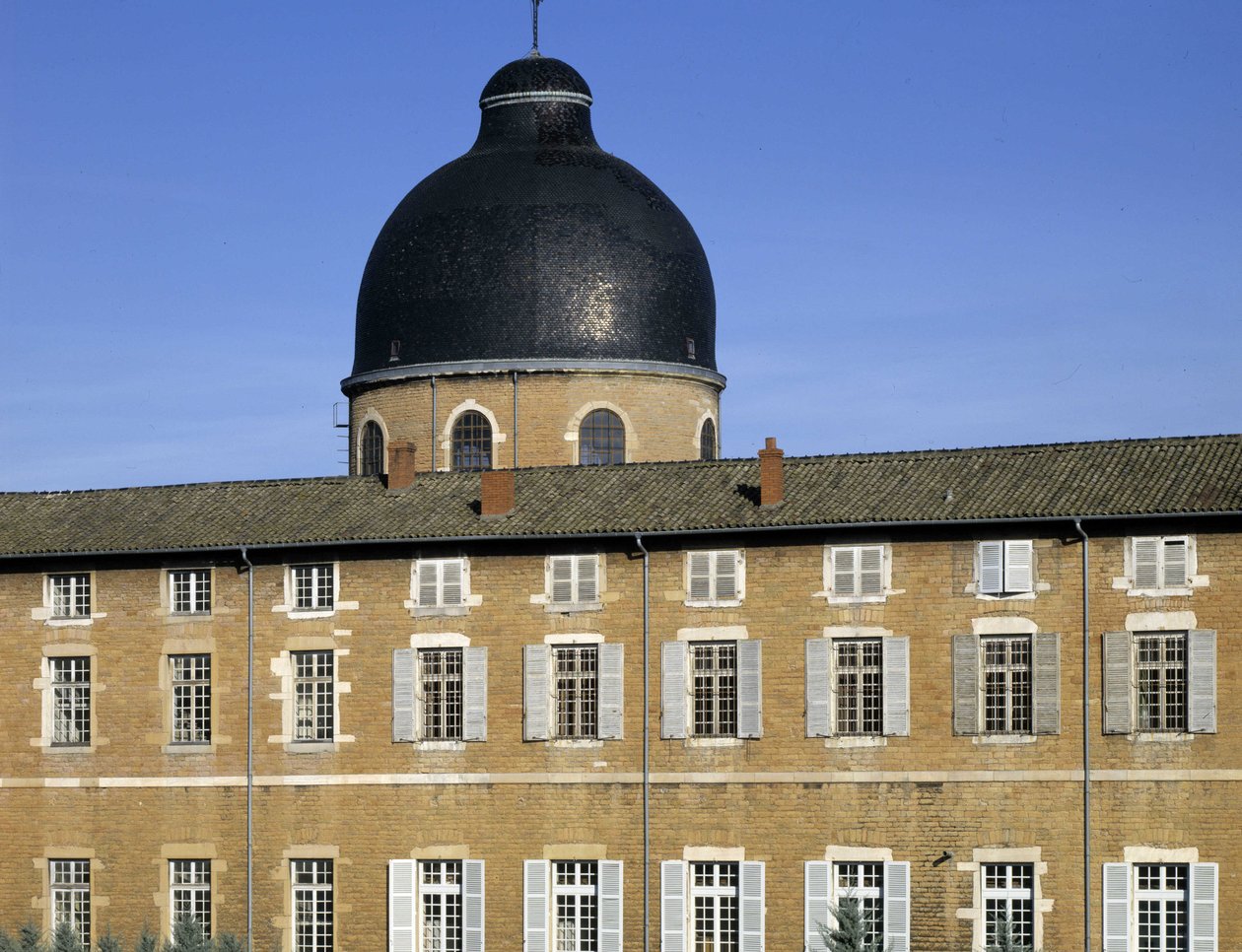 Arquitectura barroca: cúpula do Hotel Dieu (século XVIII) do arquitecto Jacques Germain (Jacques-Germain) Soufflot (1713-1780). Macon, Saone e Loire (Saone-et-Loire) (71). de Jacques Germain Soufflot