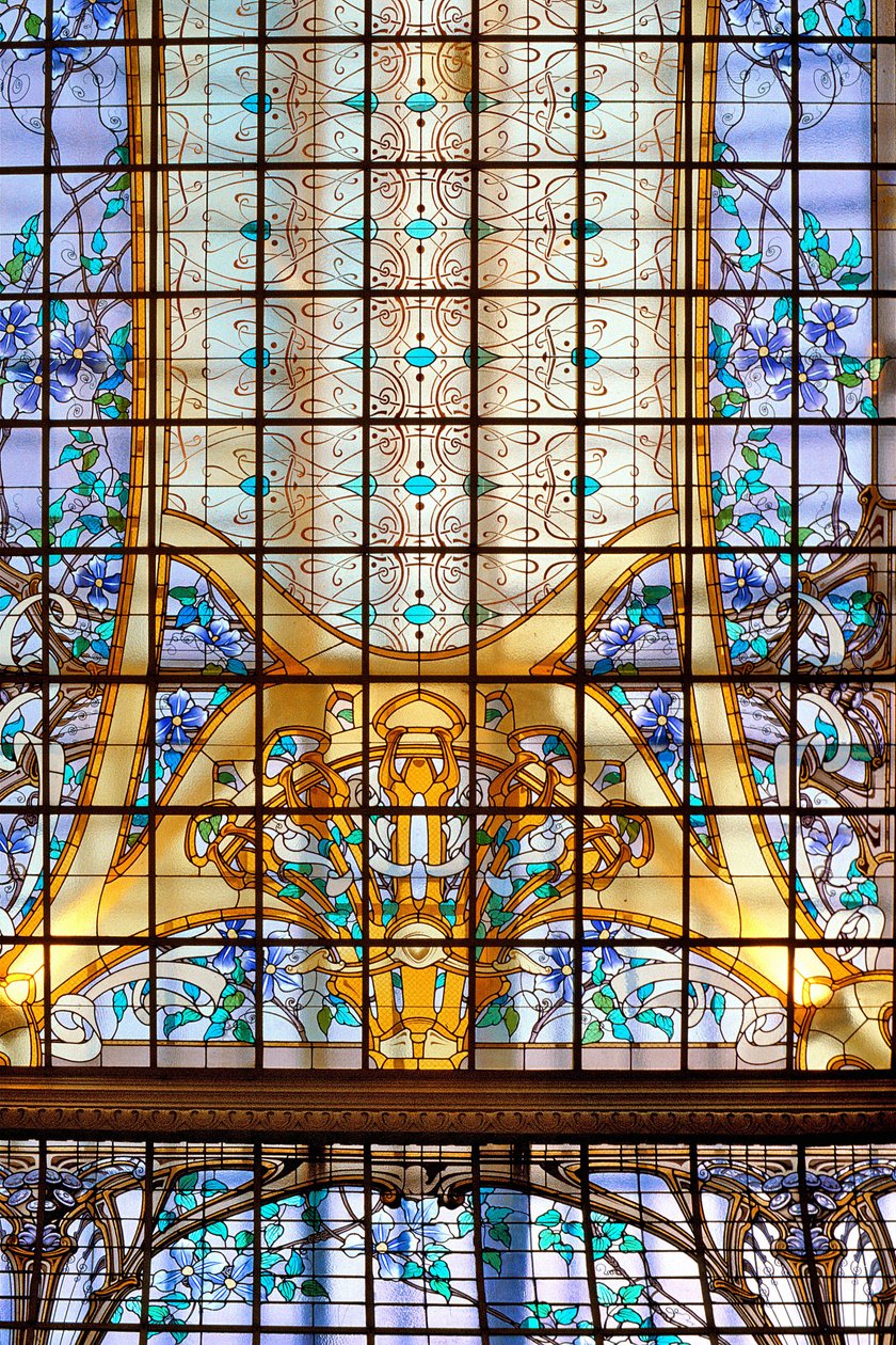 Nancy (departamento 54), Art Nouveau, "La verriere aux Clematites" (1901), Stained glass de Jacques Grube (1870-1936), no Credit Lyonnais, rue St Georges de Jacques Gruber