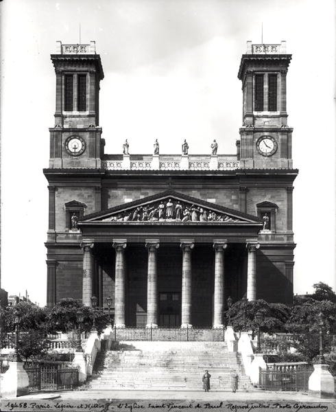 Fachada da Igreja de São Vicente de Paulo, construída entre 1824 e 1844 de Jacques Ignace Hittorff