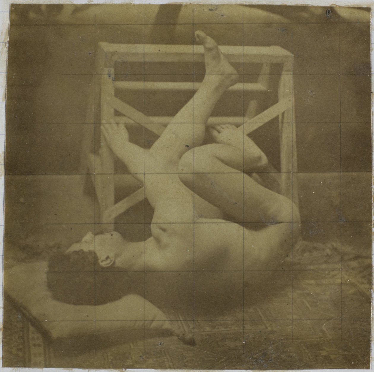 Estudo de um modelo nu masculino, deitado com as pernas contra uma escada, no estúdio de Jacques de Lalaing de Jacques Lalaing (attributed to)