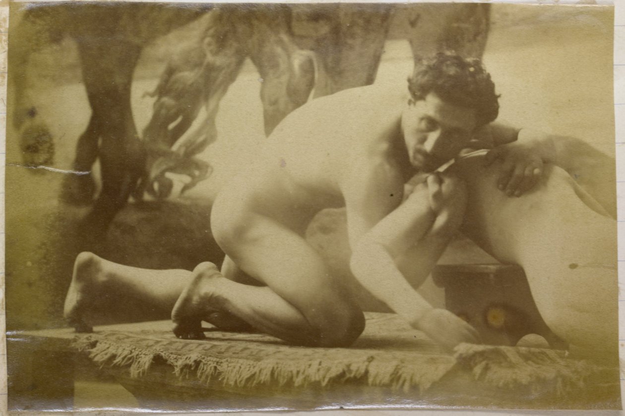 Estudo de um modelo nu masculino, deitado no chão e lutando com um manequim, no estúdio de Jacques de Lalaing, possível estudo preliminar para a pintura The Wrestlers de Jacques Lalaing (attributed to)