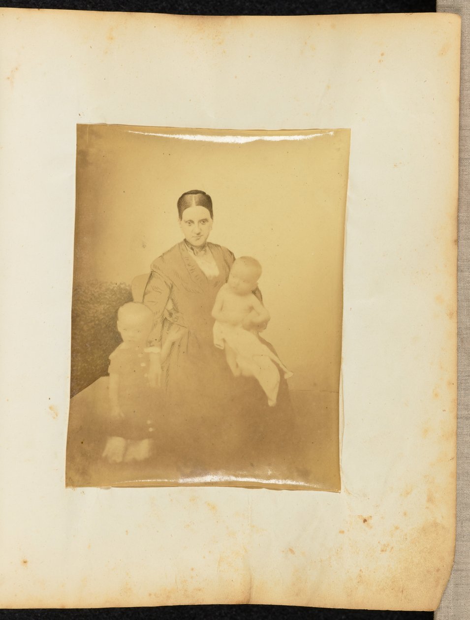 [Retrato de mulher e crianças]. de Jakob Höflinger