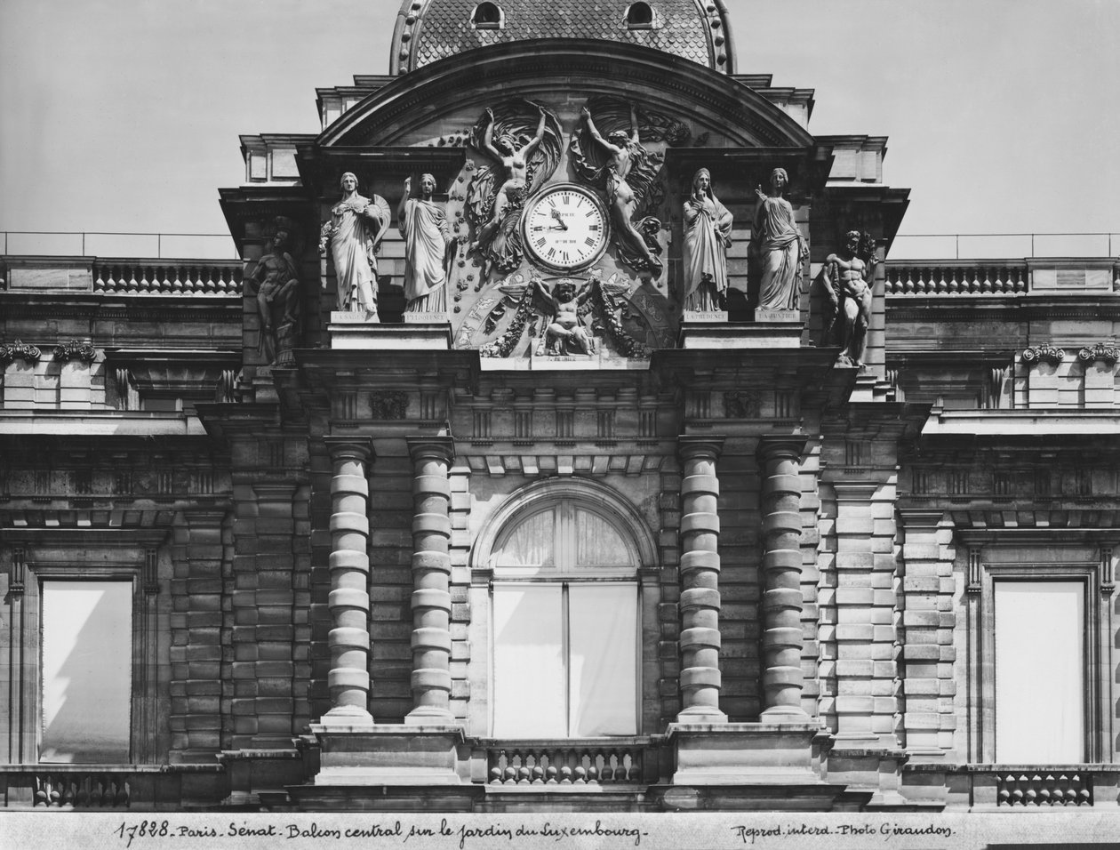 Frontão do Palais du Luxembourg, 1840 (ver também 346522) de James Pradier