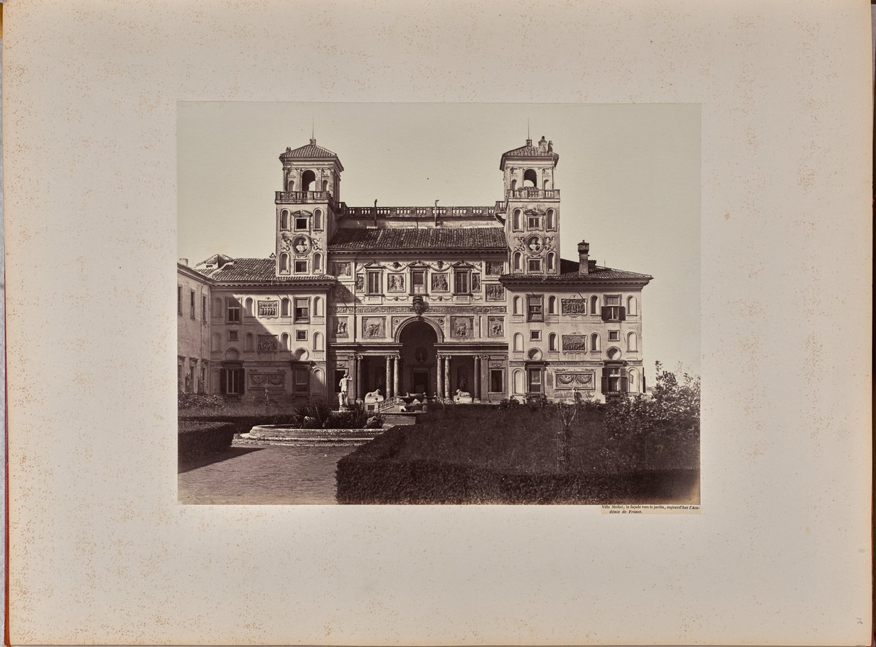 Villa Medici; a fachada virada para o jardim, atualmente a Académie de France de James Anderson