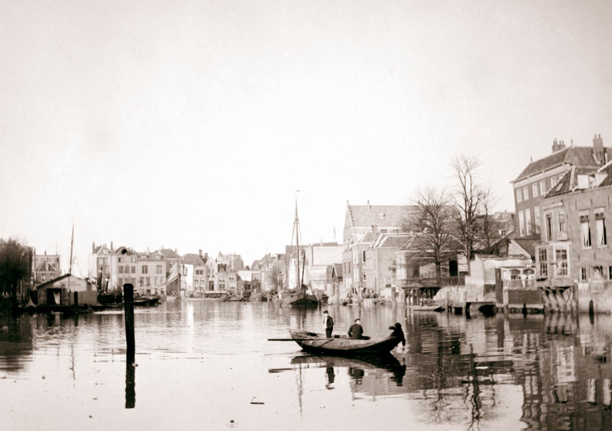 Barco no canal, Dordrecht, Holanda, 1898. de James Batkin