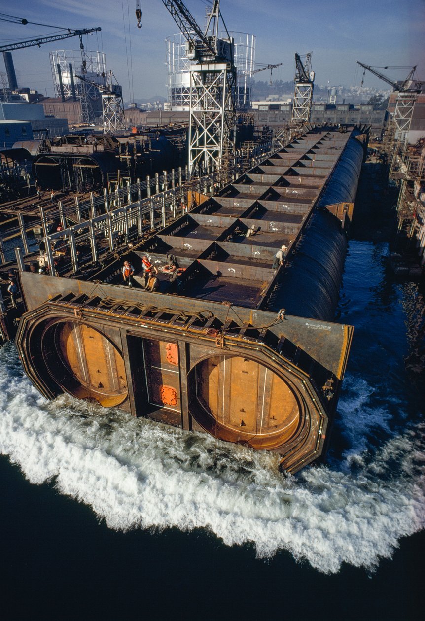 Uma secção do tubo do túnel do BART, o sistema de transporte coletivo de... de James L Stanfield