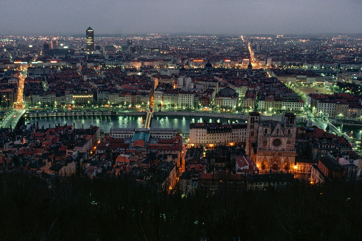 Vista de Lyon entre a ponte de la Feuillite e a ponte Bonaparte a duas horas da noite.... de James L Stanfield