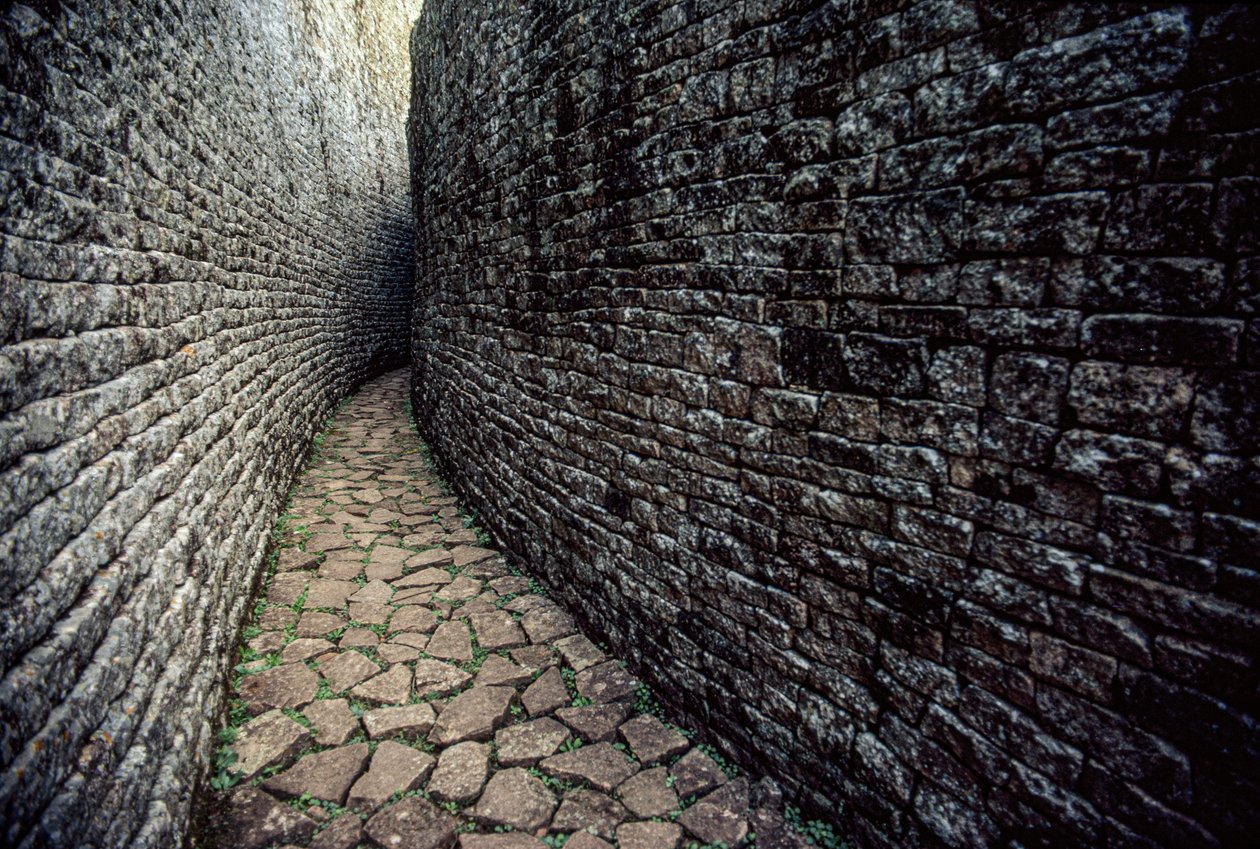 As ruínas do Grande Zimbabué foram construídas entre 1250 d.C. de James L Stanfield