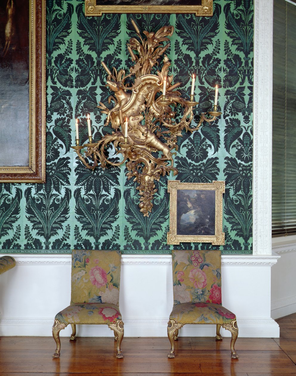 Cadeiras laterais e girandole, da Suite da Galeria, feitas por James Pascall de James Pascall