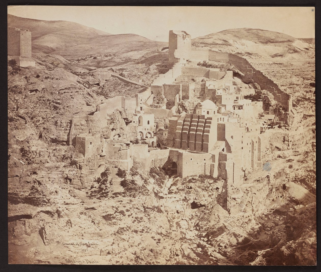 «Convento de Mar Saba. 1857» [A Grande Lavra de São Sabas, conhecida em árabe como Mar Saba - um mosteiro ortodoxo situado no vale do Cédron, na Cisjordânia, a leste de Belém] de James Robertson