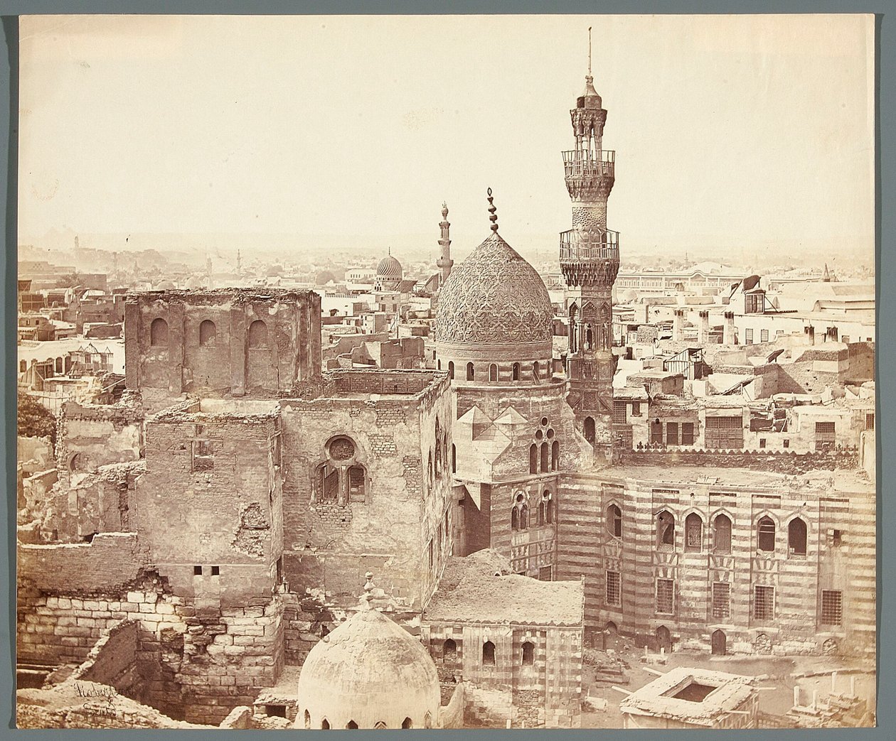Egito. Cairo. Vista de uma das mesquitas de James Robertson