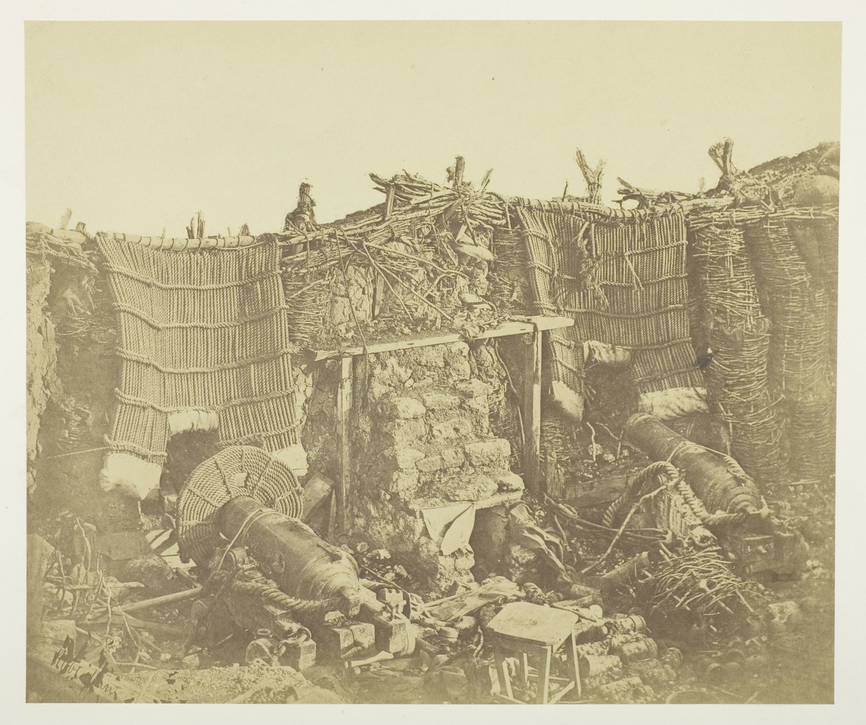 Interior da bateria do quartel (russo), mostrando manteletes de James Robertson
